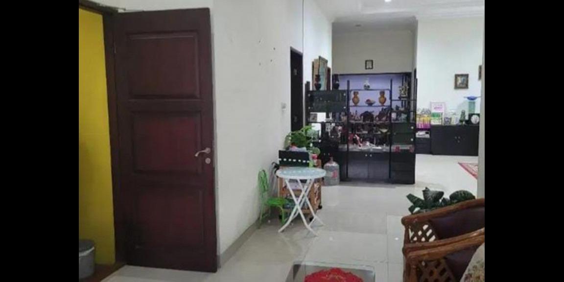 Jual Rumah Mewah di Jalan Gayungsari Kota Surabaya Jual Rumah Mewah di Jalan Gayungsari Kota Surabaya