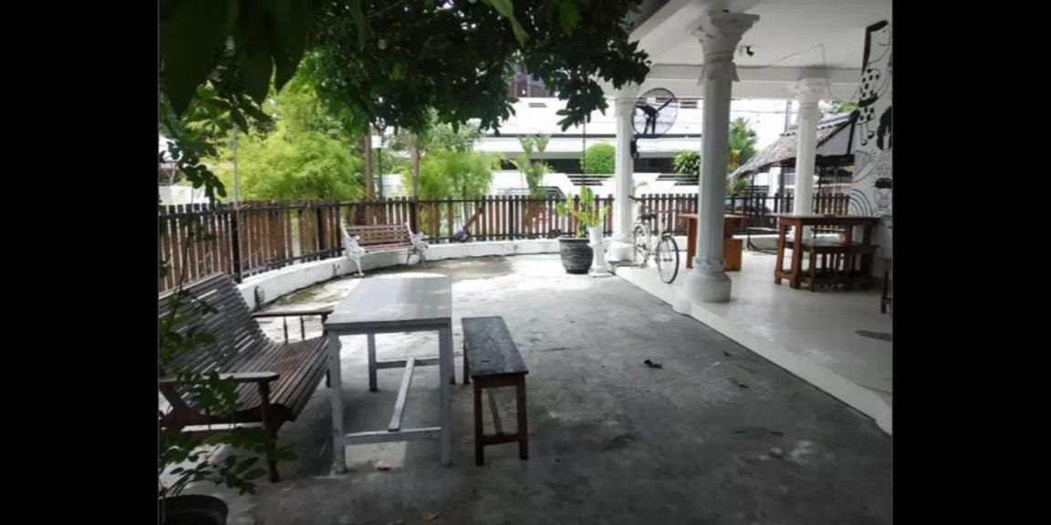 Rumah Mewah Hook di Kertajaya Indah Daerah Manyar Rumah Mewah Hook di Kertajaya Indah Daerah Manyar