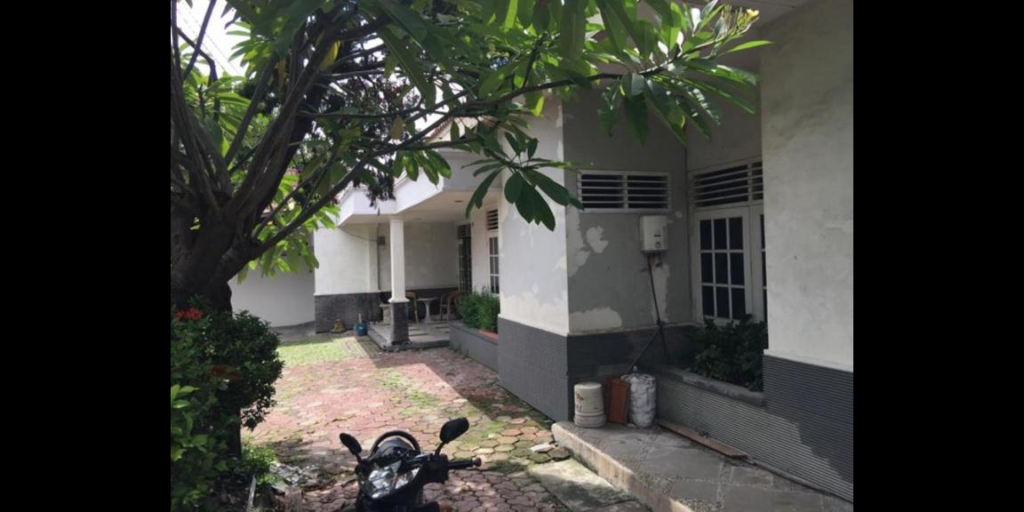 Jual Rumah Luas Siap Huni di Jalan Karang Asem Kota Surabaya Jual Rumah Luas Siap Huni di Jalan Karang Asem Kota Surabaya