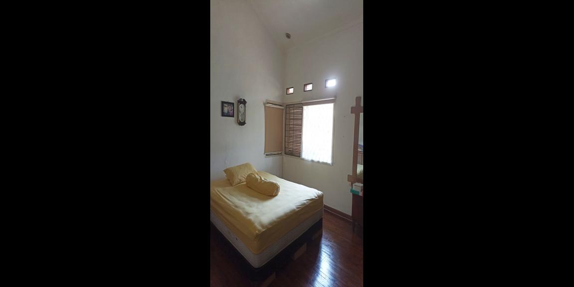 RUMAH GAYA AMERICAN CLASSIC ASRI DAN SEJUK DI RIUNG BANDUNG RUMAH GAYA AMERICAN CLASSIC ASRI DAN SEJUK DI RIUNG BANDUNG