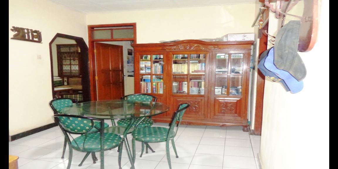 RUMAH DENGAN PAVILIUN SEMI FURNISHED DI ARCAMANIK BANDUNG RUMAH DENGAN PAVILIUN SEMI FURNISHED DI ARCAMANIK BANDUNG