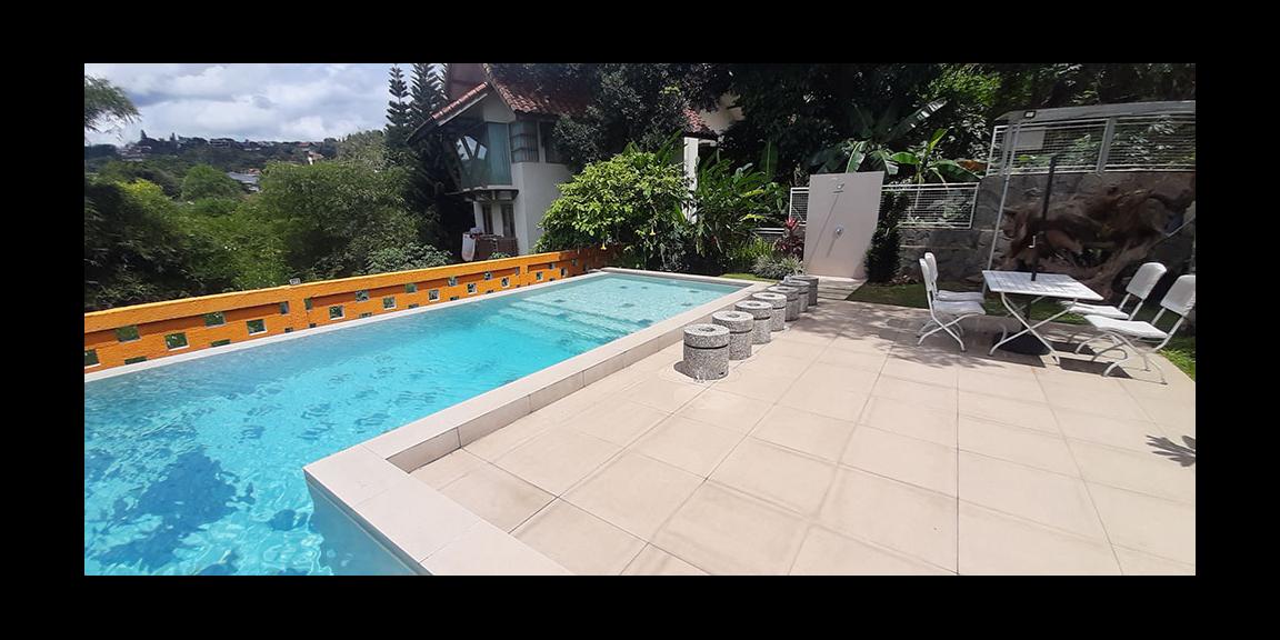 RUMAH MODERN MINIMALIS DENGAN SWIMMING POOL VIEW LEMBAH DI RESORT DAGO PAKAR BANDUNG RUMAH MODERN MINIMALIS DENGAN SWIMMING POOL VIEW LEMBAH DI RESORT DAGO PAKAR BANDUNG