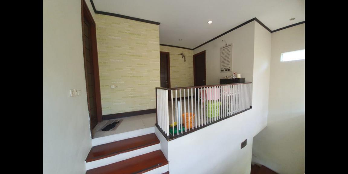 Rumah Mewah Siap Huni Kawasan Graha Family Kota Surabaya Rumah Mewah Siap Huni Kawasan Graha Family Kota Surabaya