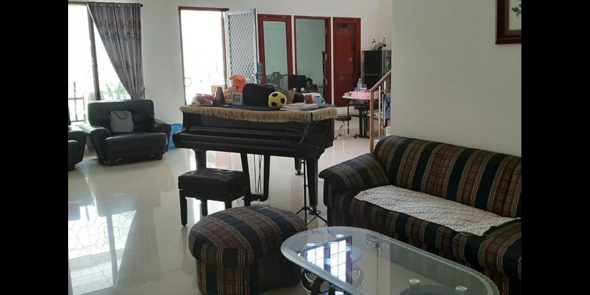 Rumah Minimalis Siap Huni Kawasan Villa Riviera Pakuwon City Rumah Minimalis Siap Huni Kawasan Villa Riviera Pakuwon City