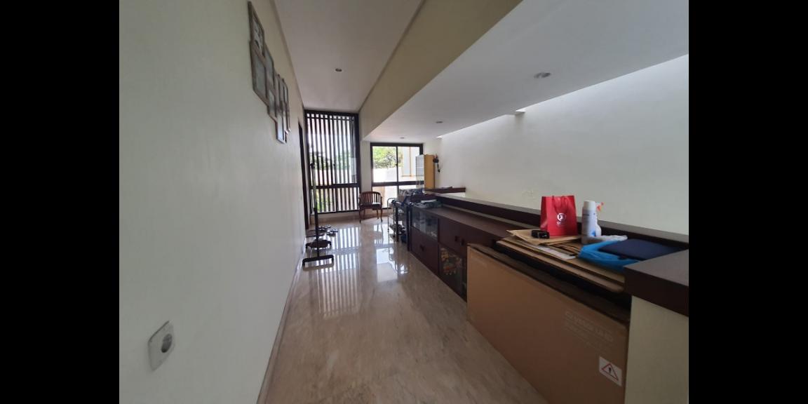 Rumah Bagus Elegan HGB di Graha Natura, Surabaya Rumah Bagus Elegan HGB di Graha Natura, Surabaya