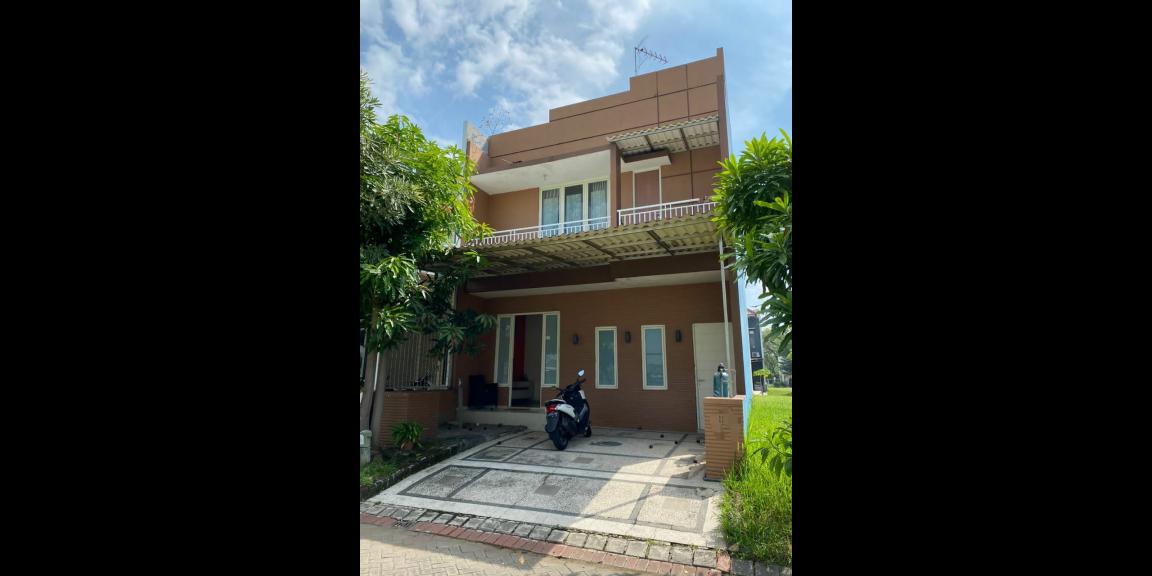 Disewakan Rumah Semi Furnished di Pakuwon City Surabaya Disewakan Rumah Semi Furnished di Pakuwon City Surabaya