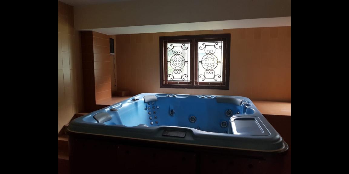 Jual Rumah Mewah Graha Family Dekat Golf di Kota Surabaya Jual Rumah Mewah Graha Family Dekat Golf di Kota Surabaya