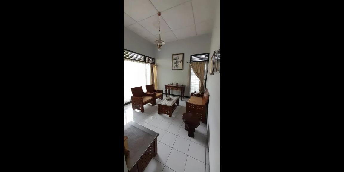 Jual segera Rumah cocok untuk Kos, dekat kampus area olahraga Jual segera Rumah cocok untuk Kos, dekat kampus area olahraga