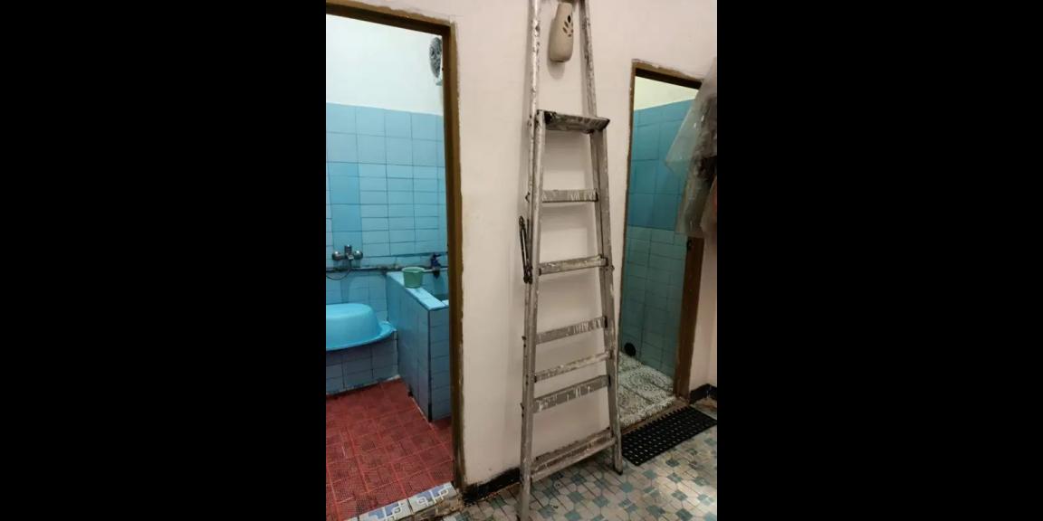 Jual Rumah Murah dan Strategis Tengah Kota di Pucang Sewu Jual Rumah Murah dan Strategis Tengah Kota di Pucang Sewu