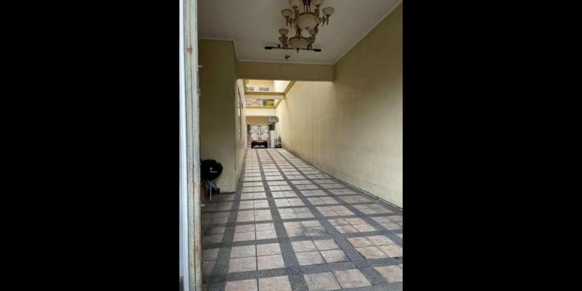 Rumah Mewah Siap Huni Dharmahusada Permai Surabaya Rumah Mewah Siap Huni Dharmahusada Permai Surabaya