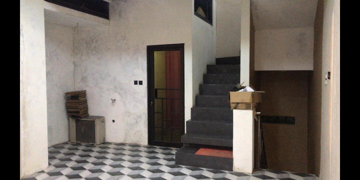 Rumah Bagus di Perumahan Pendopo Palm Spring Surabaya Rumah Bagus di Perumahan Pendopo Palm Spring Surabaya