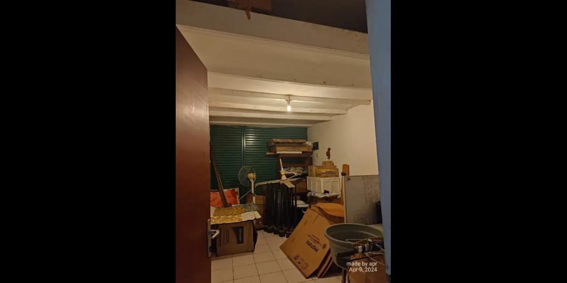 Dijual Rumah Murah Tengah Kota Surabaya Siap Huni di Jalan Barata Jaya Dijual Rumah Murah Tengah Kota Surabaya Siap Huni di Jalan Barata Jaya