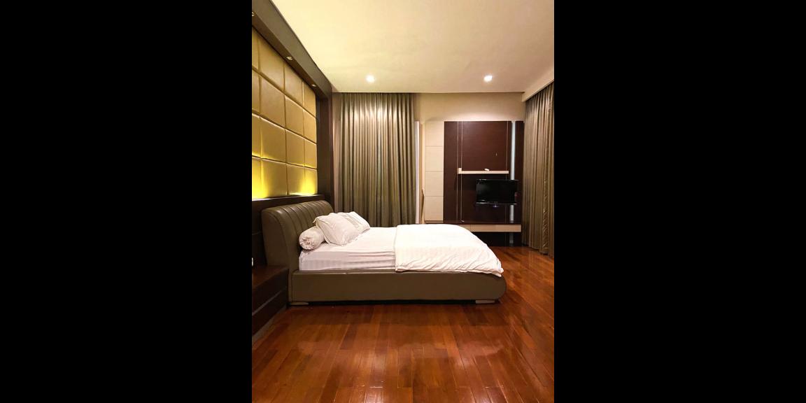 RUMAH MODERN MINIMALIS DENGAN SWIMMING POOL VIEW LEMBAH DI RESORT DAGO PAKAR BANDUNG RUMAH MODERN MINIMALIS DENGAN SWIMMING POOL VIEW LEMBAH DI RESORT DAGO PAKAR BANDUNG