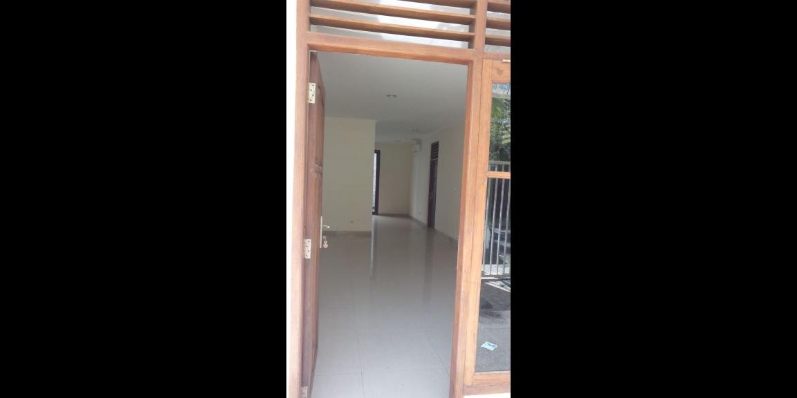 Rumah Kosong SHM Siap Huni Jalan Sutorejo Selatan Surabaya Rumah Kosong SHM Siap Huni Jalan Sutorejo Selatan Surabaya