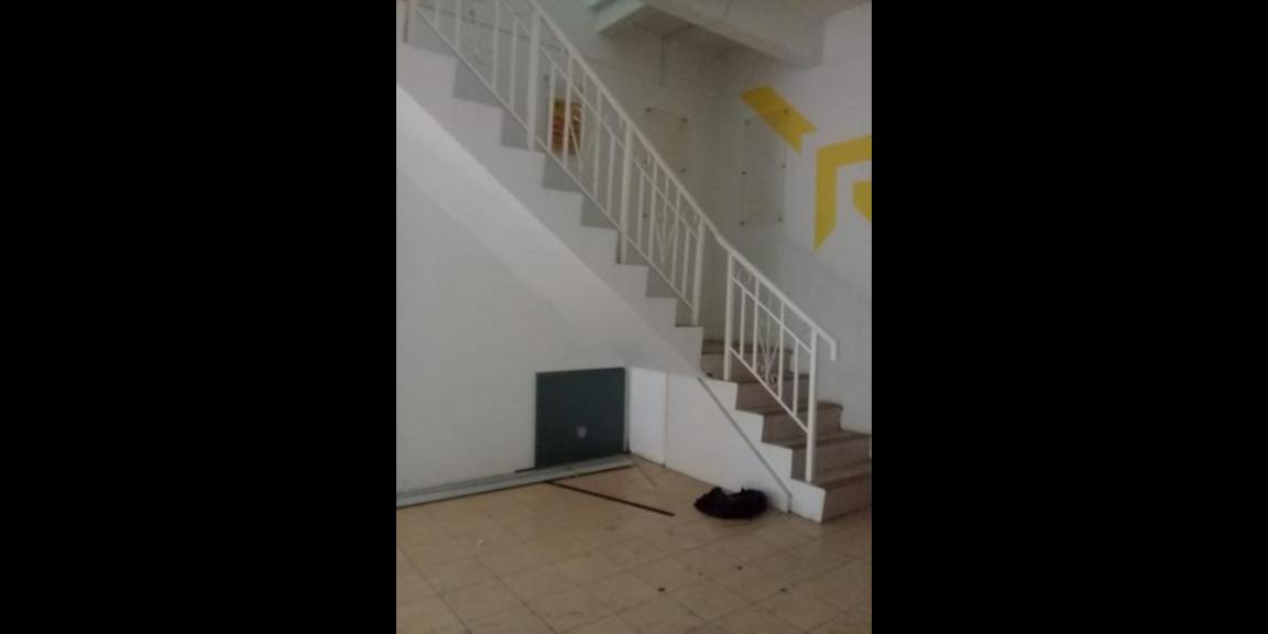 Ruko Kosong Strategis Siap Pakai di Taman Puspa Raya Surabaya Ruko Kosong Strategis Siap Pakai di Taman Puspa Raya Surabaya