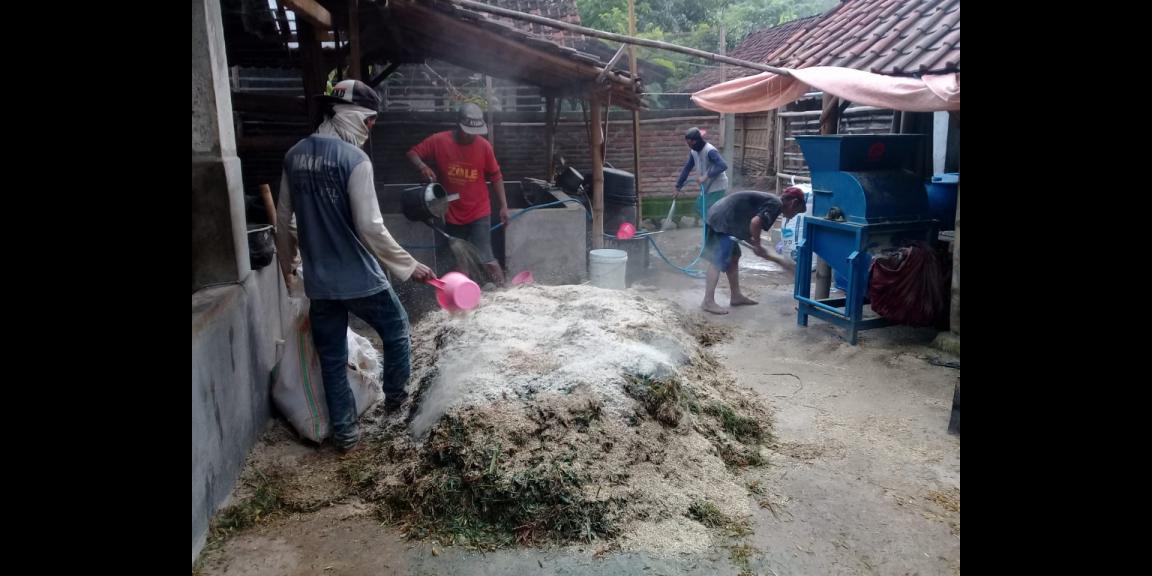 Lahan peternakan lengkap dgn kandang sapi, kambing, ayam, kolam, kebun Lahan peternakan lengkap dgn kandang sapi, kambing, ayam, kolam, kebun