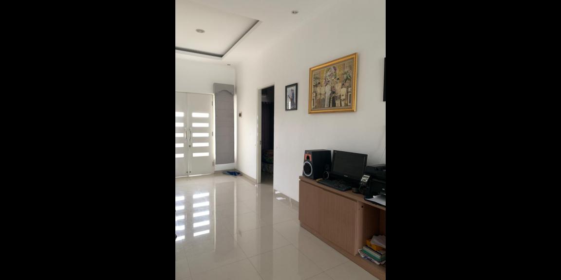 Jual Rumah Bagus Full Furnished di Kertajaya Indah Regency Jual Rumah Bagus Full Furnished di Kertajaya Indah Regency