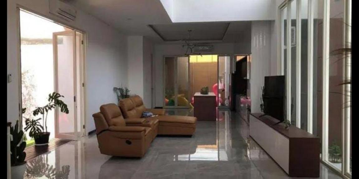 Jual Rumah Mewah di Perumahan Kebonsari Evelka Graha Mas Jual Rumah Mewah di Perumahan Kebonsari Evelka Graha Mas