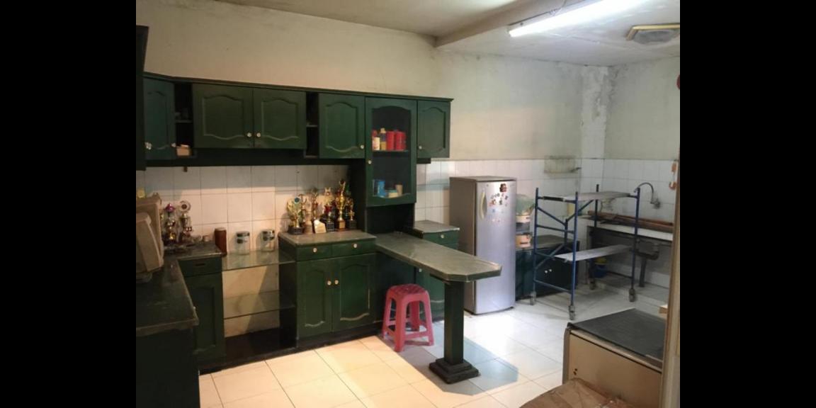 Jual Rumah Luas Siap Huni di Jalan Karang Asem Kota Surabaya Jual Rumah Luas Siap Huni di Jalan Karang Asem Kota Surabaya