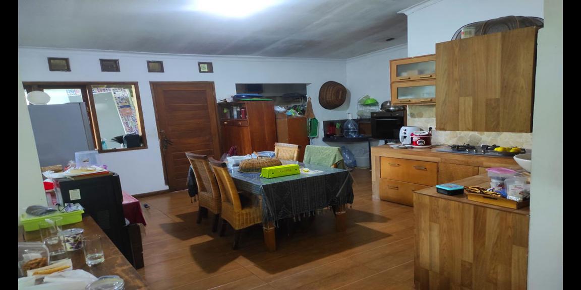 RUMAH GAYA AMERICAN CLASSIC ASRI DAN SEJUK DI RIUNG BANDUNG RUMAH GAYA AMERICAN CLASSIC ASRI DAN SEJUK DI RIUNG BANDUNG