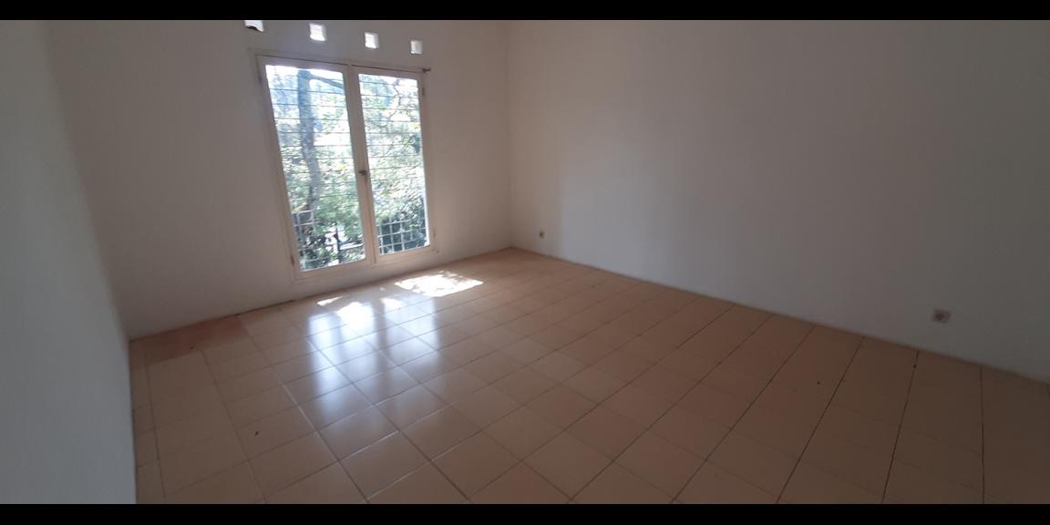 RUMAH GAYA EROPA DI KAWASAN DAGO BANDUNG RUMAH GAYA EROPA DI KAWASAN DAGO BANDUNG