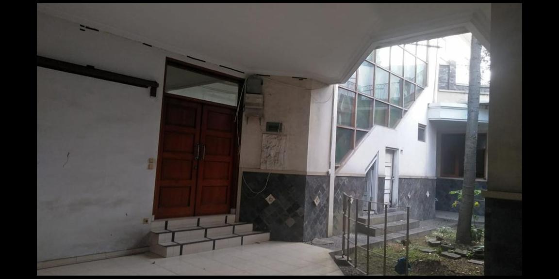 RUMAH MEWAH TANAH LUAS SUPER MURAH VIEW TAMAN DI SAYAP Jl. SUPRATMAN BANDUNG RUMAH MEWAH TANAH LUAS SUPER MURAH VIEW TAMAN DI SAYAP Jl. SUPRATMAN BANDUNG