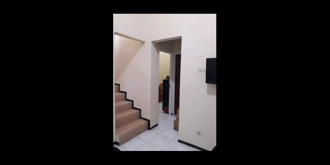 Rumah Minimalis 2 Lantai di Jambangan Row 3 Mobil Butuh Cepat Laku Rumah Minimalis 2 Lantai di Jambangan Row 3 Mobil Butuh Cepat Laku