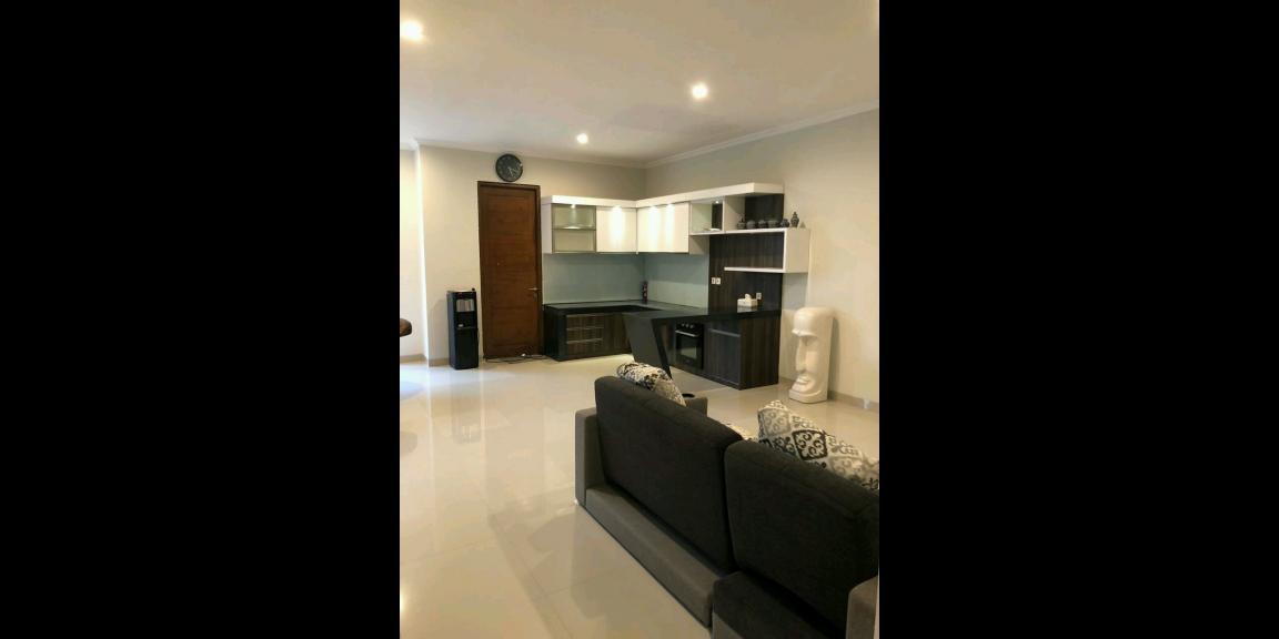 Rumah MEWAH ISTIMEWA MINIMALIS 2 Lantai FULLY Furnished di Dalam Perumahan Maguwoharjo dekat Bandara Adisucipto Rumah MEWAH ISTIMEWA MINIMALIS 2 Lantai FULLY Furnished di Dalam Perumahan Maguwoharjo dekat Bandara Adisucipto
