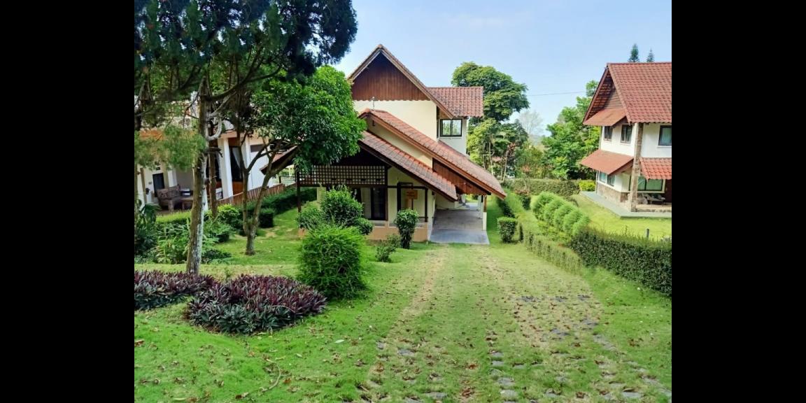Jual Villa Grand Trawas SHM Siap Huni di Mojokerto Jual Villa Grand Trawas SHM Siap Huni di Mojokerto