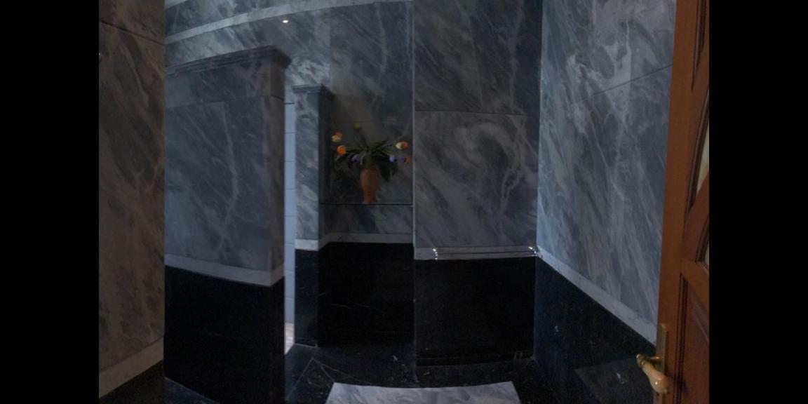 Jual Rumah Mewah Graha Family Dekat Golf di Kota Surabaya Jual Rumah Mewah Graha Family Dekat Golf di Kota Surabaya