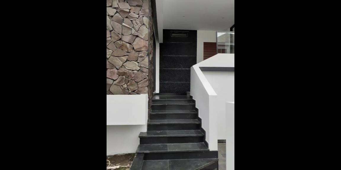 Jual Rumah San Diego Minimalis 3 Lantai Kawasan Pakuwon City Jual Rumah San Diego Minimalis 3 Lantai Kawasan Pakuwon City