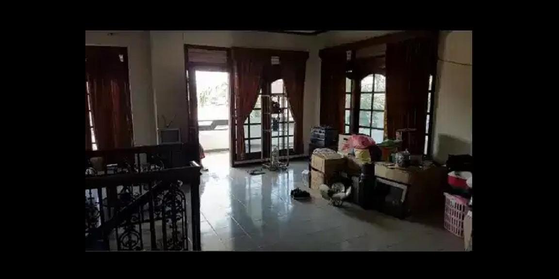 Rumah Mewah 2 Lantai di Kutisari Selatan Kota Surabaya Rumah Mewah 2 Lantai di Kutisari Selatan Kota Surabaya