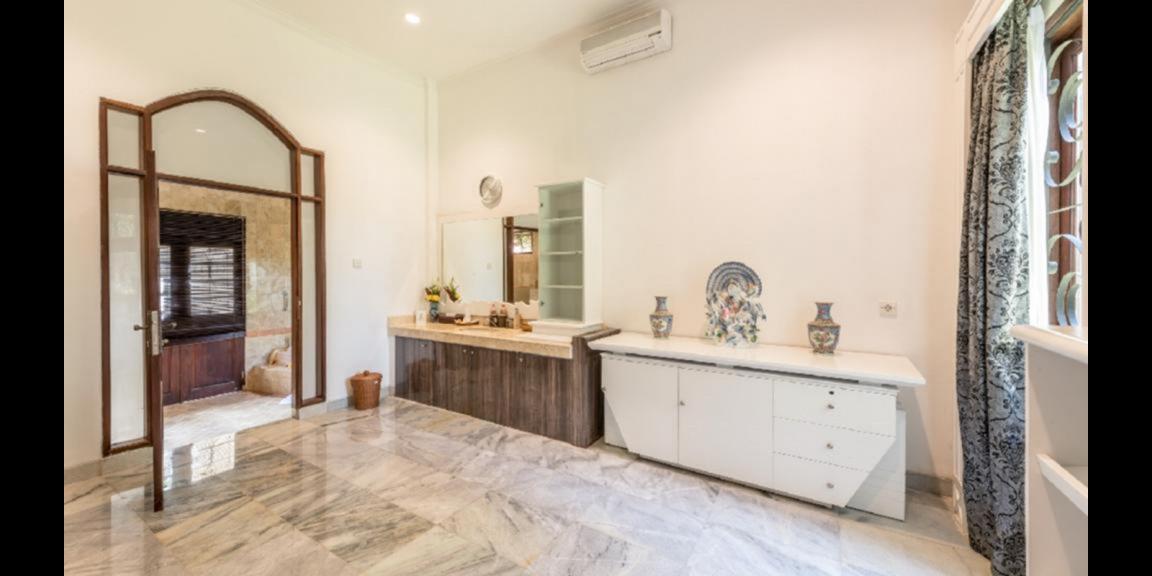 Jual Villa Sangat Mewah di Kawasan Nusa Dua Kuta Selatan Jual Villa Sangat Mewah di Kawasan Nusa Dua Kuta Selatan