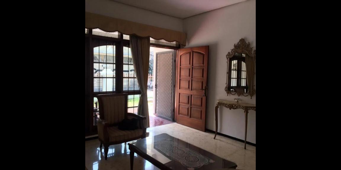 Jual Rumah Mewah Semolowaru Tengah Siap Huni Jual Rumah Mewah Semolowaru Tengah Siap Huni