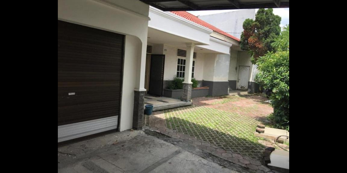 Jual Rumah Luas Siap Huni di Jalan Karang Asem Kota Surabaya Jual Rumah Luas Siap Huni di Jalan Karang Asem Kota Surabaya