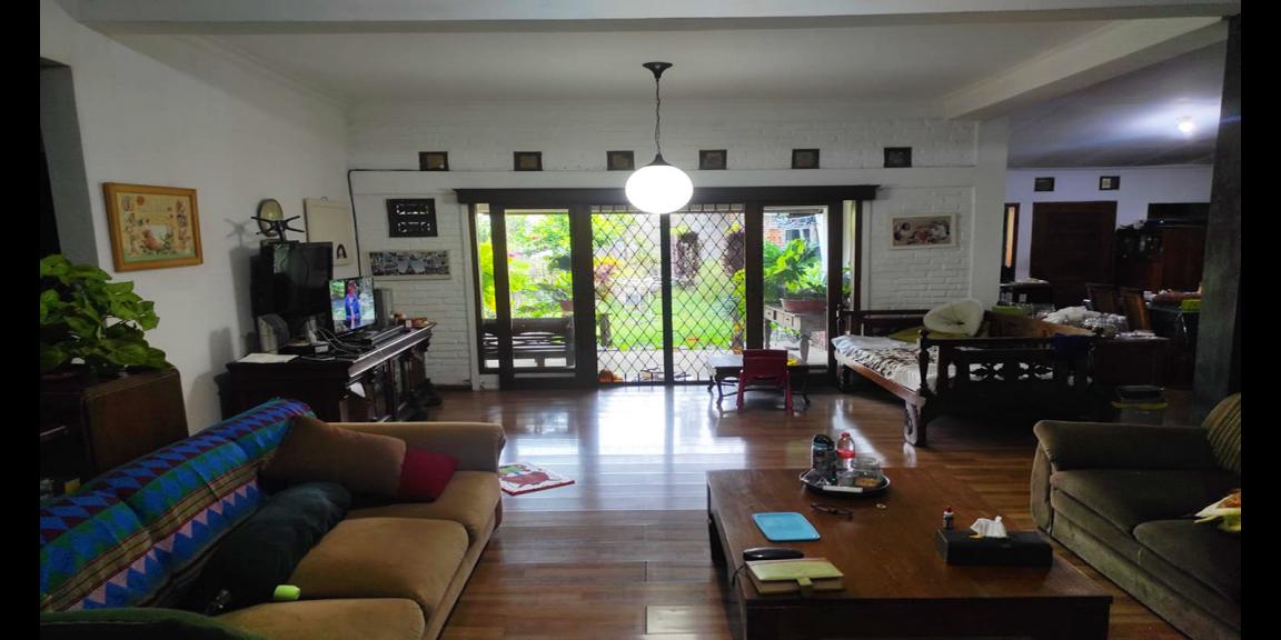 RUMAH GAYA AMERICAN CLASSIC ASRI DAN SEJUK DI RIUNG BANDUNG RUMAH GAYA AMERICAN CLASSIC ASRI DAN SEJUK DI RIUNG BANDUNG