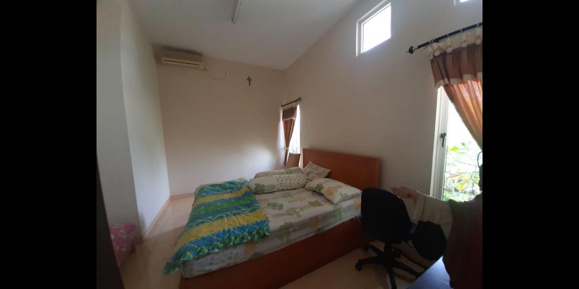 Jual Rumah Mewah di Jalan Barata Jaya Kota Surabaya Jual Rumah Mewah di Jalan Barata Jaya Kota Surabaya