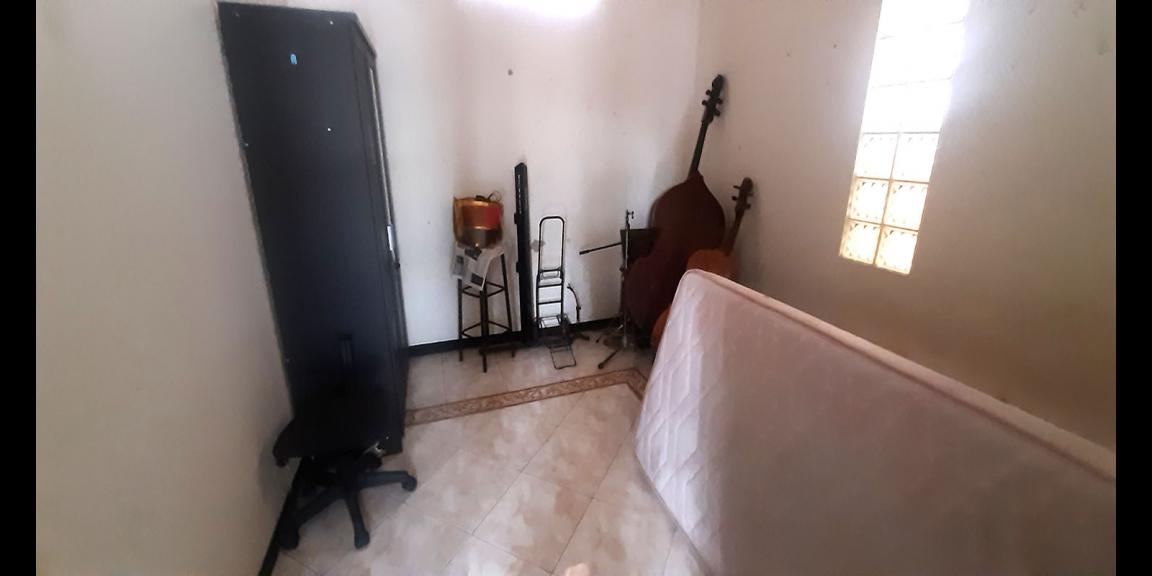 RUMAH MODERN-CLASSIC DENGAN KOLAM RENANG DI SUKAHAJI PASTEUR BANDUNG RUMAH MODERN-CLASSIC DENGAN KOLAM RENANG DI SUKAHAJI PASTEUR BANDUNG