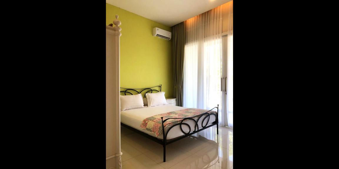 RUMAH MODERN MINIMALIS DENGAN SWIMMING POOL VIEW LEMBAH DI RESORT DAGO PAKAR BANDUNG RUMAH MODERN MINIMALIS DENGAN SWIMMING POOL VIEW LEMBAH DI RESORT DAGO PAKAR BANDUNG