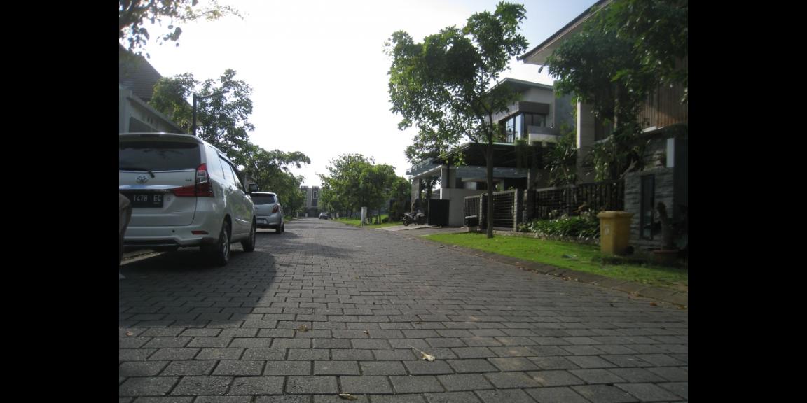 Rumah Bagus Elegan HGB di Graha Natura, Surabaya Rumah Bagus Elegan HGB di Graha Natura, Surabaya