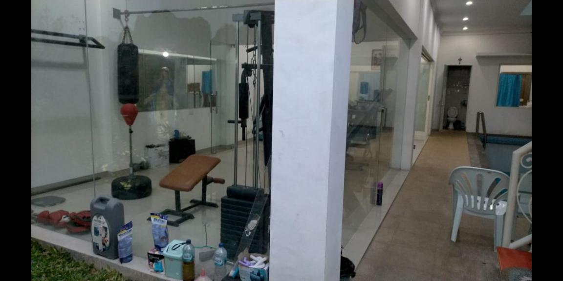 Jual Rumah Mewah Strategis di Jalan Petemon Kota Surabaya Jual Rumah Mewah Strategis di Jalan Petemon Kota Surabaya