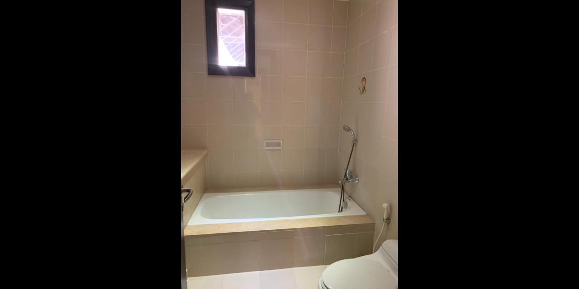 Rumah Mewah Minimalis Siap Huni di Graha Family Surabaya Rumah Mewah Minimalis Siap Huni di Graha Family Surabaya