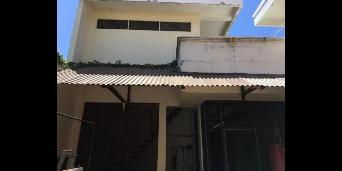 Jual Rumah Mewah Siap Huni di Medokan Asri Tengah Surabaya Jual Rumah Mewah Siap Huni di Medokan Asri Tengah Surabaya