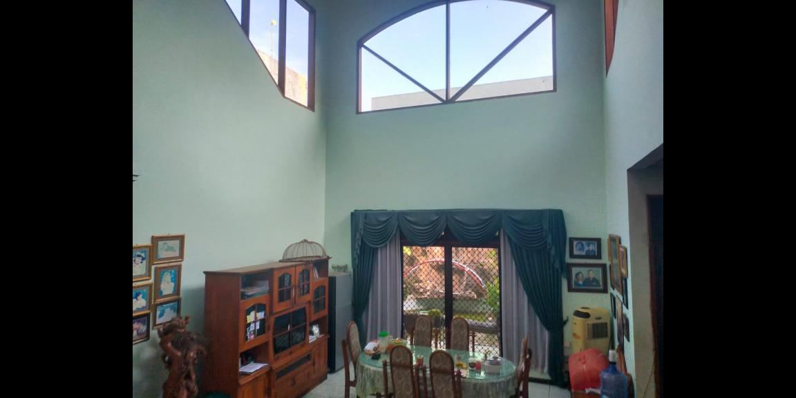 Rumah Mewah Siap Huni di Baruk Utara Daerah Rungkut Surabaya Rumah Mewah Siap Huni di Baruk Utara Daerah Rungkut Surabaya