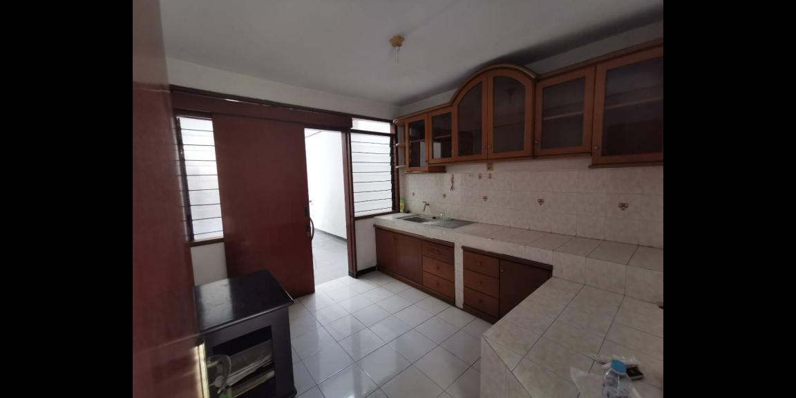 Dijual Rumah Manyar Tirtoyoso Utara Dijual Rumah Manyar Tirtoyoso Utara