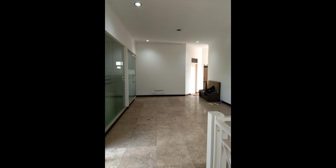 STRATEGIS DI TENGAH KOTA! GEDUNG 2 LANTAI COCOK UNTUK APA AJA Lokasi di ekat Mandala Krida STRATEGIS DI TENGAH KOTA! GEDUNG 2 LANTAI COCOK UNTUK APA AJA Lokasi di ekat Mandala Krida