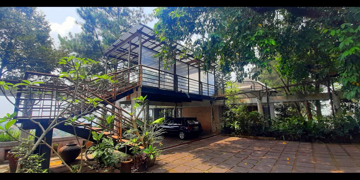 RUMAH 3 LANTAI DENGAN ROOFTOP VIEW KOTA BANDUNG KAWASAN DAGO BANDUNG RUMAH 3 LANTAI DENGAN ROOFTOP VIEW KOTA BANDUNG KAWASAN DAGO BANDUNG