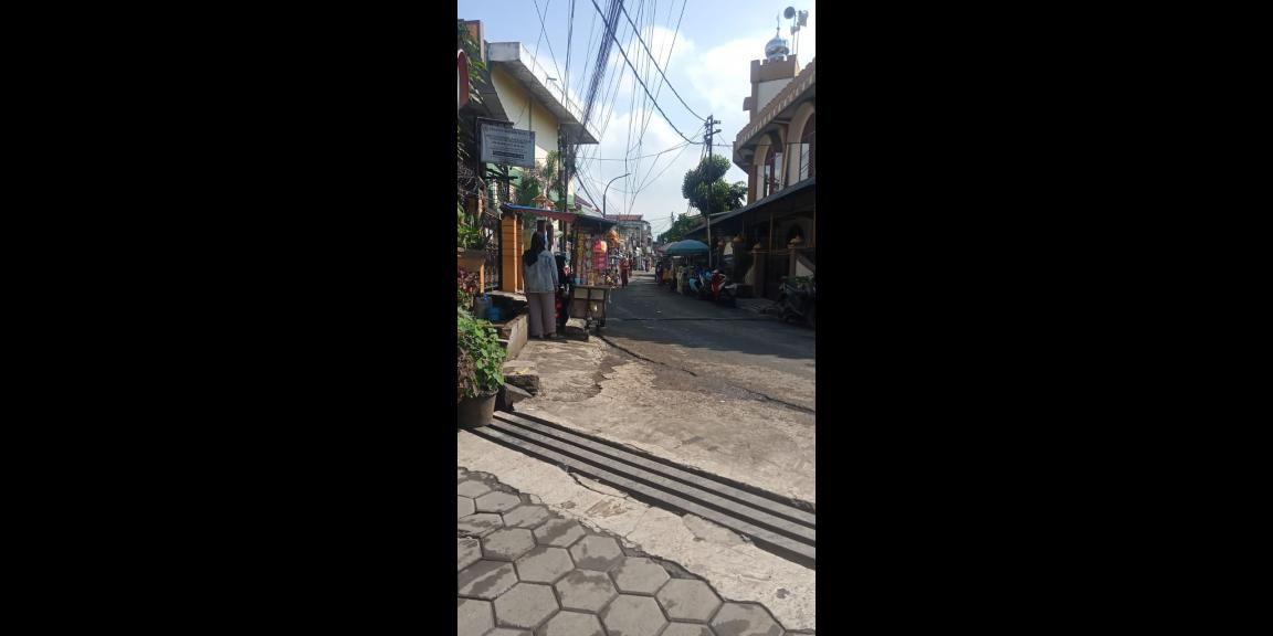 KOST 13 KAMAR PENUH TERISI DEKAT KAWASAN PERKANTORAN DAN KOMERSIAL DI TEBET JAKARTA SELATAN KOST 13 KAMAR PENUH TERISI DEKAT KAWASAN PERKANTORAN DAN KOMERSIAL DI TEBET JAKARTA SELATAN