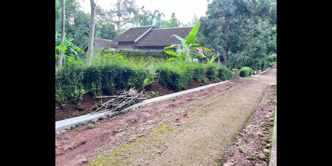 Tanah Strategis 1270m² Dekat Pasar Mojogedang Karanganyar Tanah Strategis 1270m² Dekat Pasar Mojogedang Karanganyar