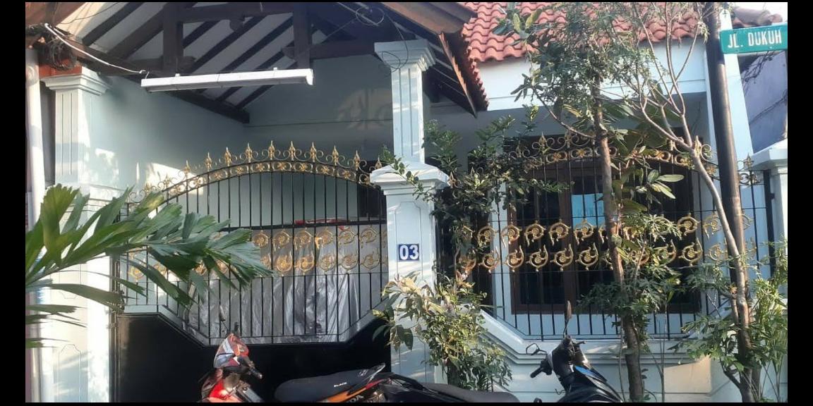 Rumah 1½ lantai Dukuh Pakis Surabaya Selatan Rumah 1½ lantai Dukuh Pakis Surabaya Selatan